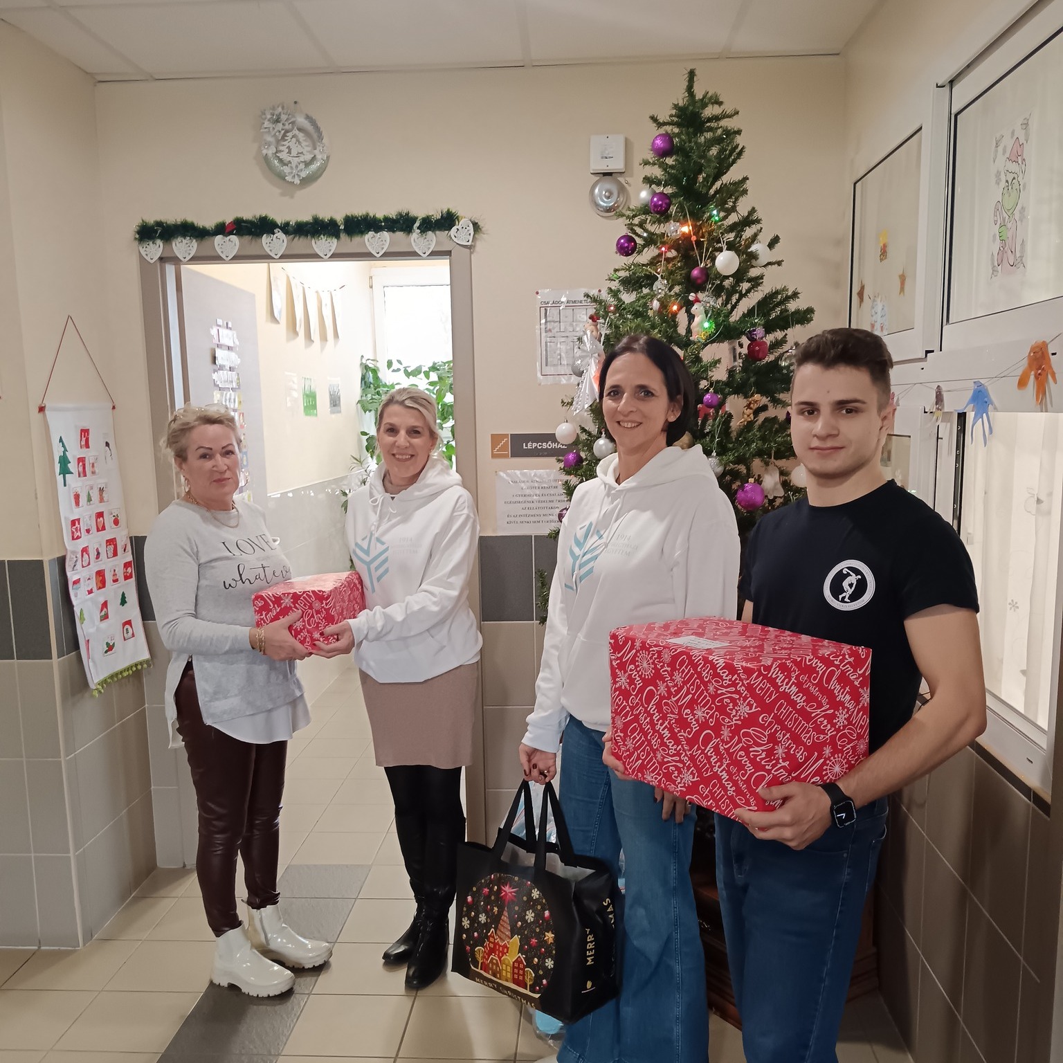 Adományok átadása